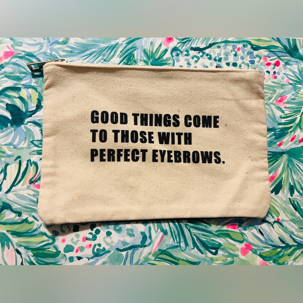 MAKEUP BAG 🤍